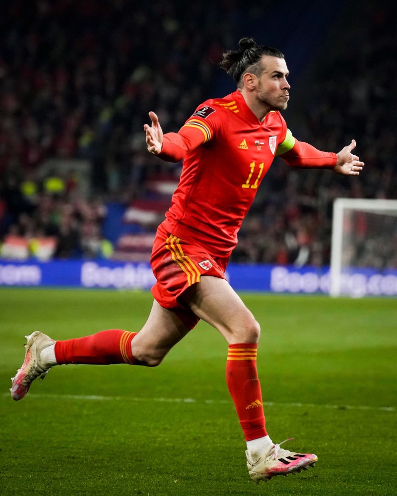 关于欧洲劲旅硬仗取胜，稳步晋级淘汰赛的信息